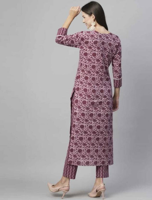 Sufiyana Ámour's Rich Magenta Cotton Kurta Set
