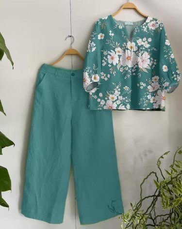 Sufiyana Ámour's Teal Floral Stylish Pant With Top Set For Women
