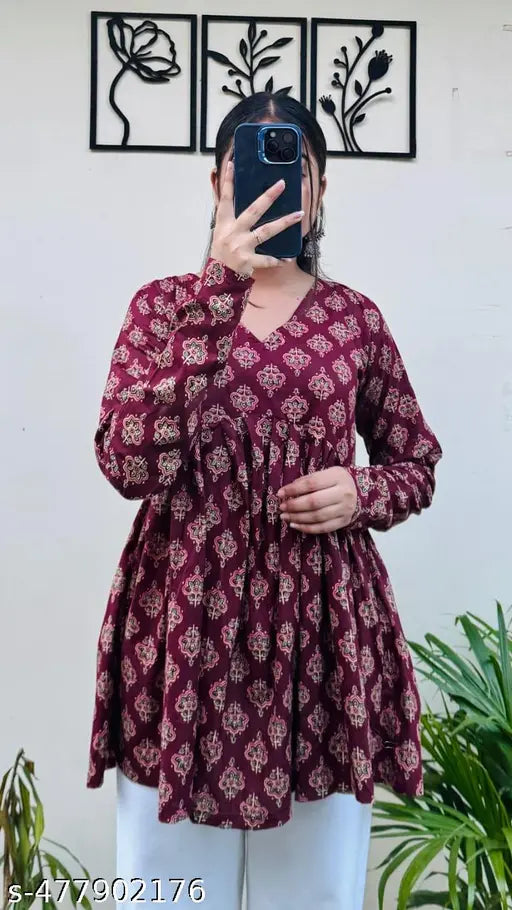 Sufiyana Ámour's Maroon Multi-Flower Gujrati Short Kurti –