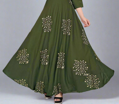 Sufiyana Ámour's Deep Green Rayon Anarkali Dress