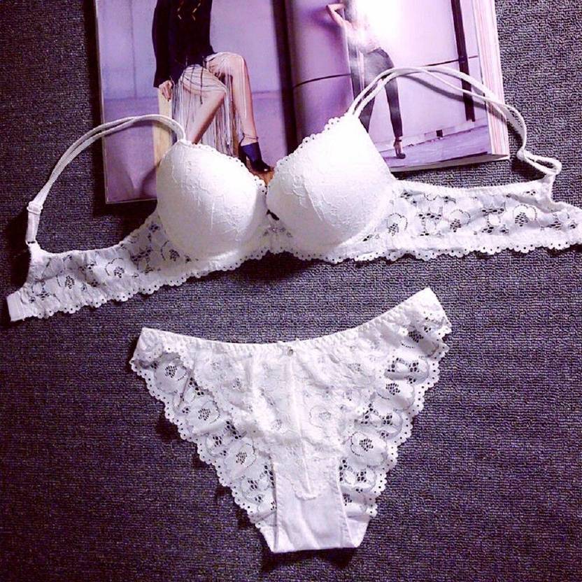 Sufiyana Ámour's Sexy White Lace Push-Up Lingerie Set