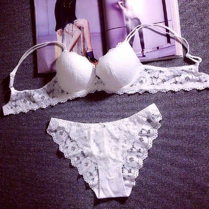 Sufiyana Ámour's Sexy White Lace Push-Up Lingerie Set