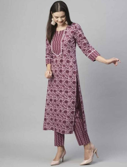 Sufiyana Ámour's Rich Magenta Cotton Kurta Set