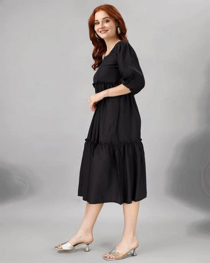 Sufiyana Ámour's Black Cotton Blend Midi Dress for Females
