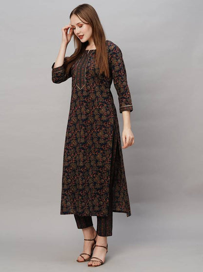Sufiyana Ámour's Dark Navy Blue Floral Print Kurta and Palazzo Pants Set for Women