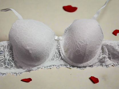 Sufiyana Ámour's Sexy White Lace Push-Up Lingerie Set