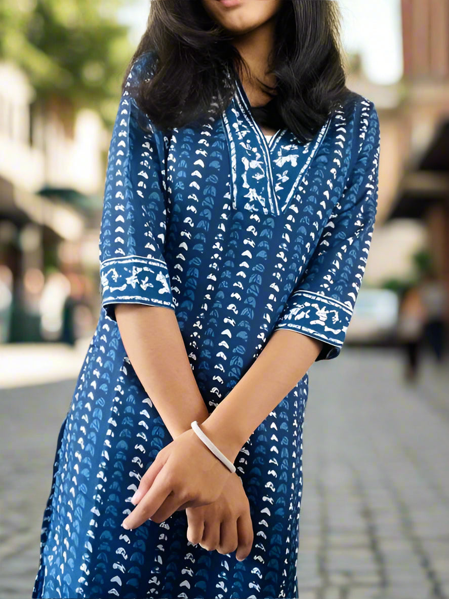Sufiyana Ámour's Navy Blue Viscose Rayon Kurta Set