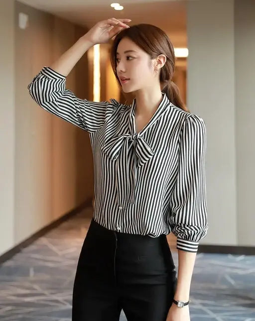 Sufiyana Ámour's Black and White Striped Crepe Top