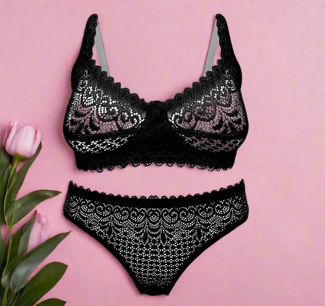 Sufiyana Ámour's Sexy Black Lace Net Lingerie Set
