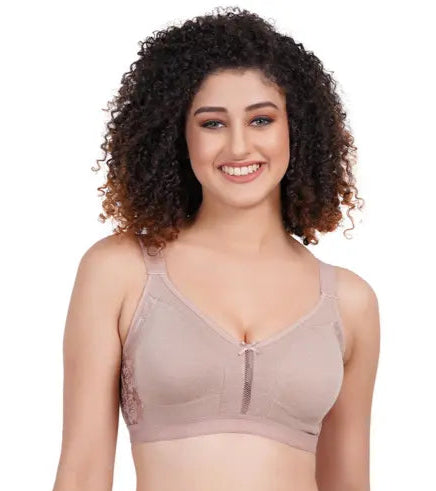 Sufiyana Ámour's Premier Nude Floral Lace Full-Coverage Short Bralette