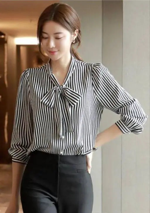 Sufiyana Ámour's Black and White Striped Crepe Top