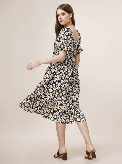 Sufiyana Ámour's Black and White Daisy Print Polyester Midi Dress for Women