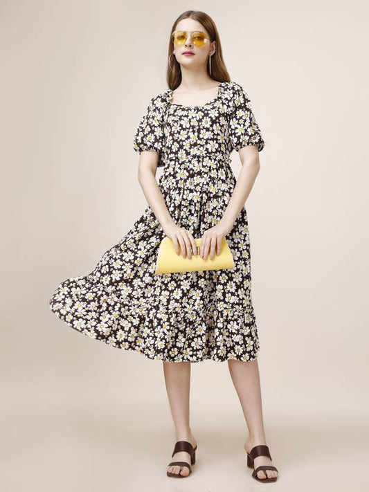 Sufiyana Ámour's Black and White Daisy Print Polyester Midi Dress for Women