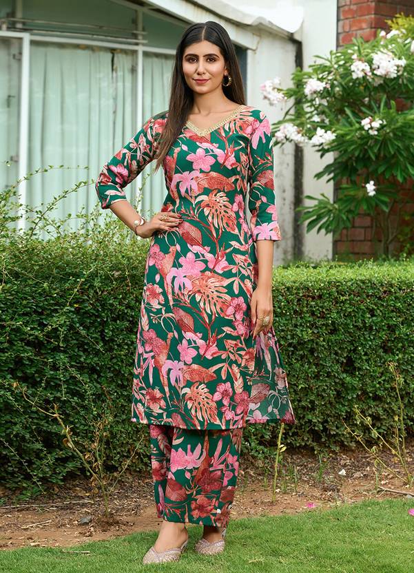 Sufiyana Ámour's Green Cotton Kurta Set for Females