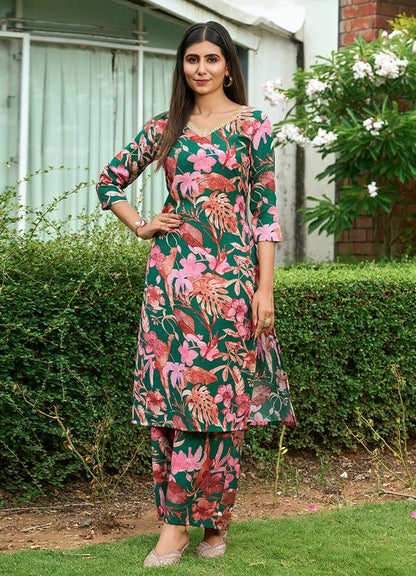 Sufiyana Ámour's Green Cotton Kurta Set for Females