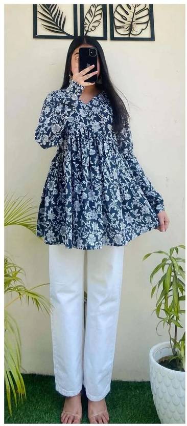 Sufiyana Ámour's Navy Blue Rayon Top for Females