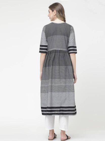 Sufiyana Ámour's Printed Cotton Kurti