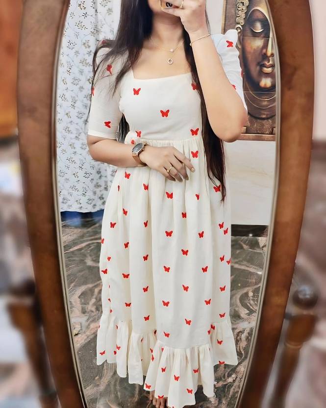 Sufiyana Ámour's White Butterfly Print Rayon Gown for Women
