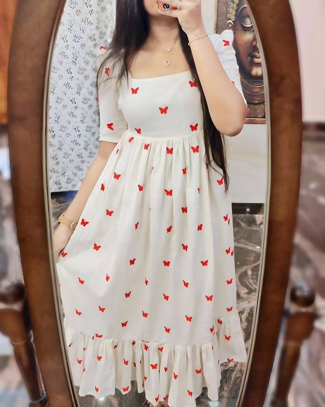 Sufiyana Ámour's White Butterfly Print Rayon Gown for Women
