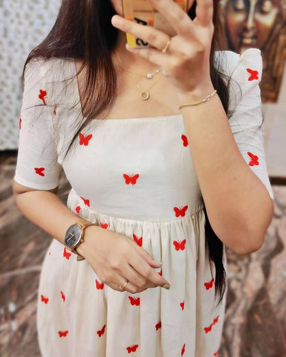 Sufiyana Ámour's White Butterfly Print Rayon Gown for Women