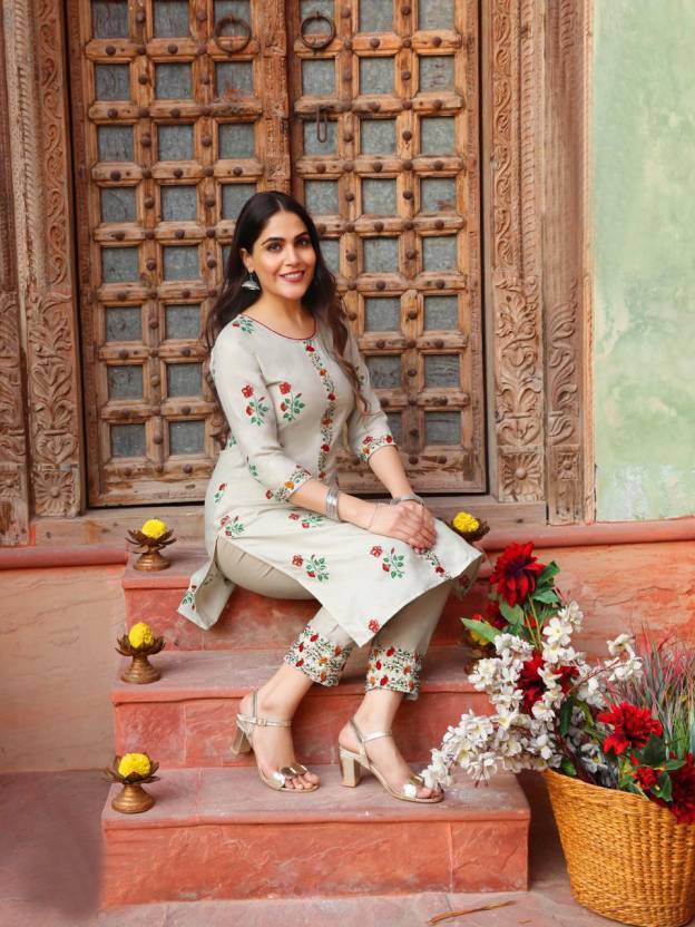 Sufiyana Ámour's White-Creamish Printed and Embroidered Kurta and Pant Set for Women