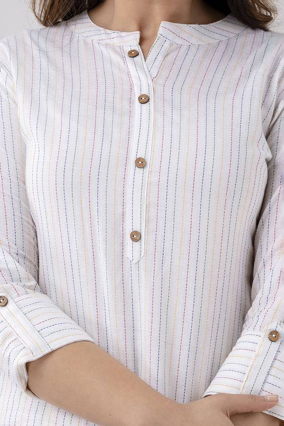 Sufiyana Ámour's Off-White Multi-Threaded Striped Kurti