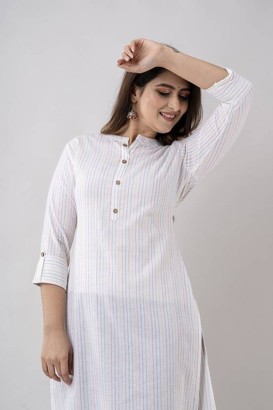 Sufiyana Ámour's Off-White Multi-Threaded Striped Kurti