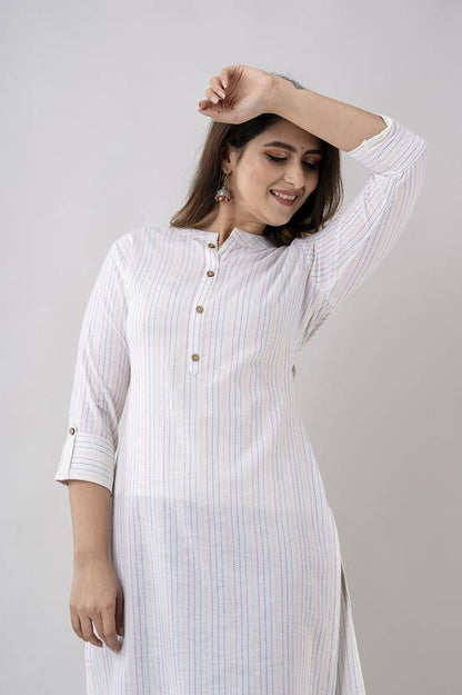 Sufiyana Ámour's Off-White Multi-Threaded Striped Kurti