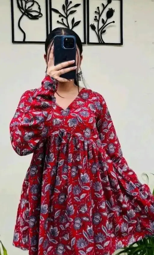 Sufiyana Ámour's Trendy V-Neck Maroon Printed Top