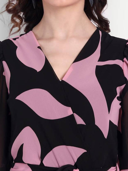 Sufiyana Ámour's Black and Pink Georgette Jumpsuit
