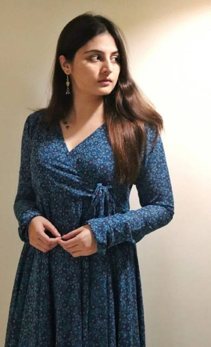 Sufiyana Ámour's Deep Blue Floral Print Georgette Gown for Women