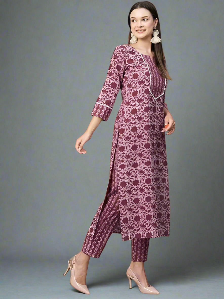 Sufiyana Ámour's Maroon Cotton Blend Kurta Set for Females