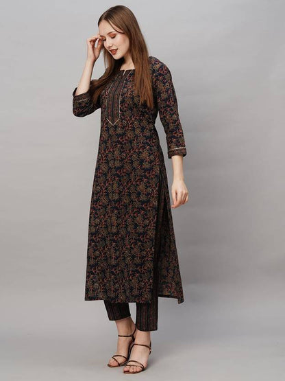 Sufiyana Ámour's Dark Blue Cotton Kurta Set
