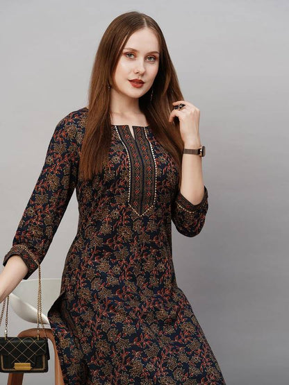 Sufiyana Ámour's Dark Blue Cotton Kurta Set