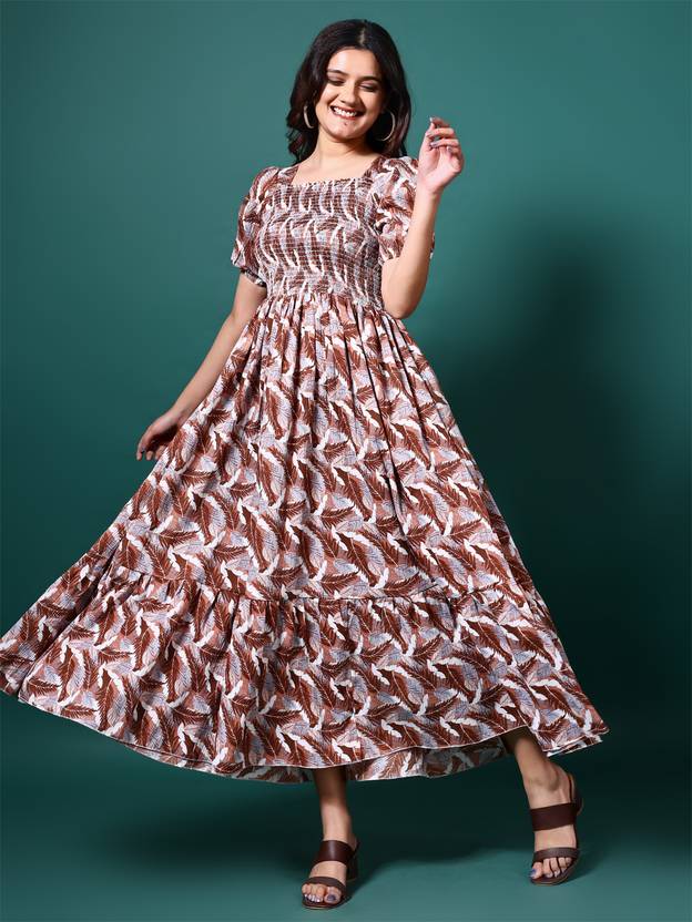 Sufiyana Ámour's White Feather Print Crepe Gown for Women