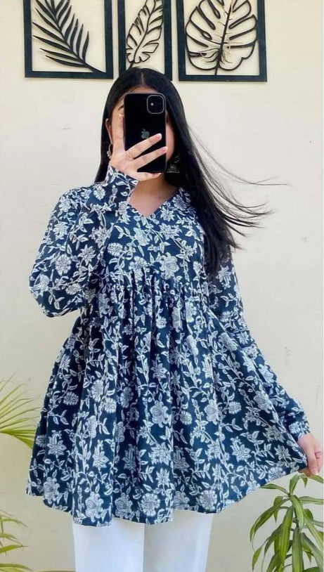 Sufiyana Ámour's Navy Blue Rayon Top for Females