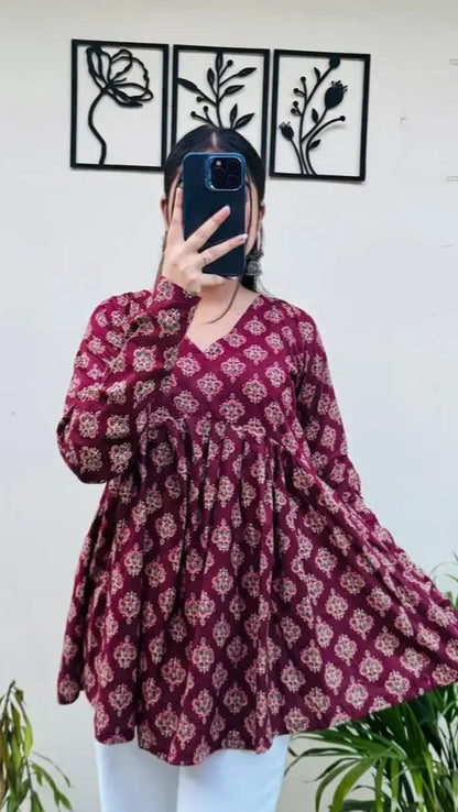 Sufiyana Ámour's Maroon Multi-Flower Gujrati Short Kurti –